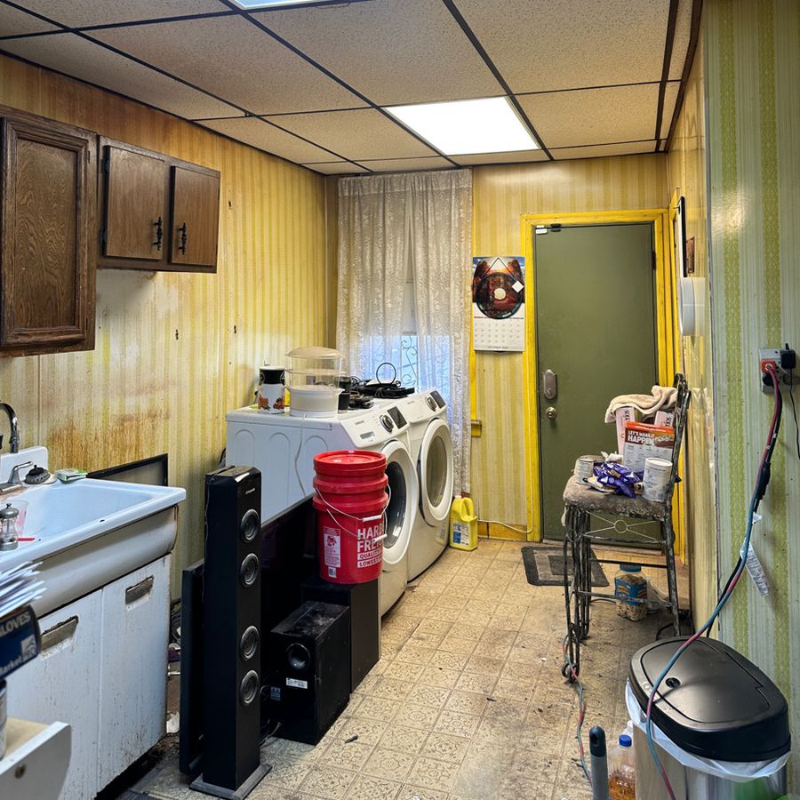 51st Street kitchen, before