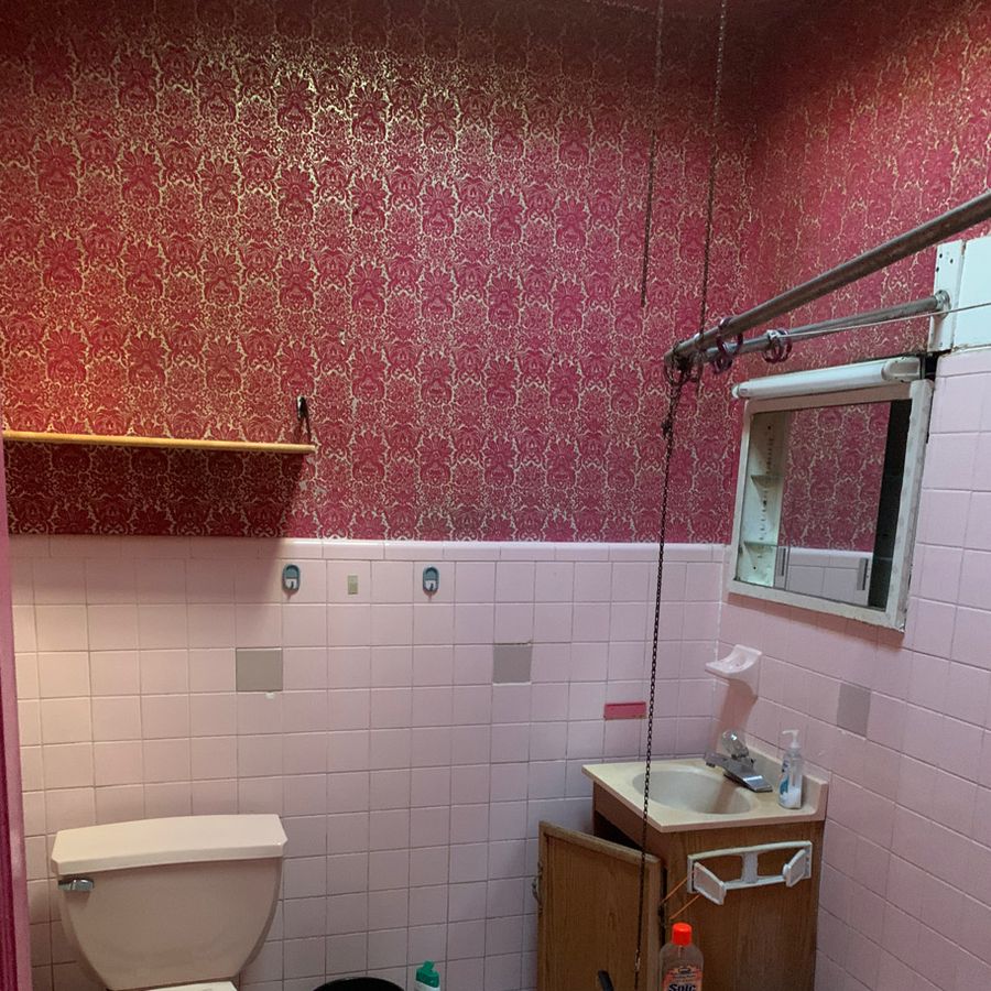 Newkirk bathroom, before
