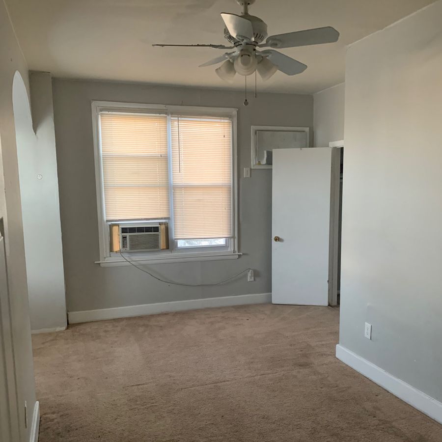 Union, Apt B third bedroom, before