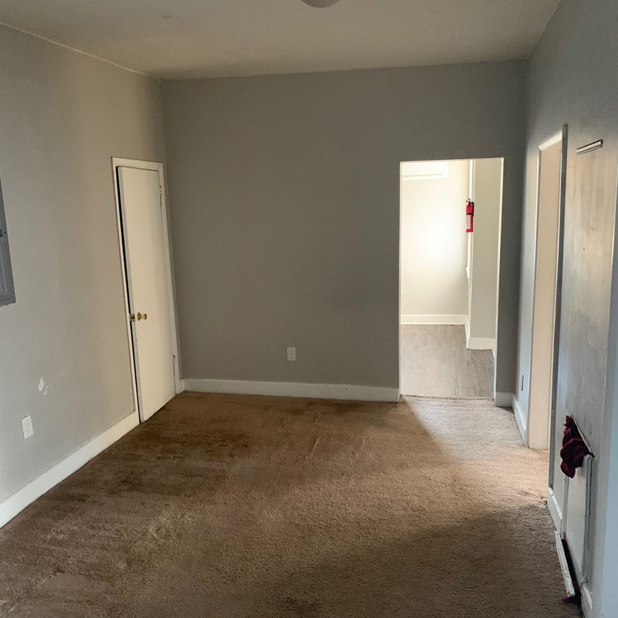 Union, Apt B living room, before